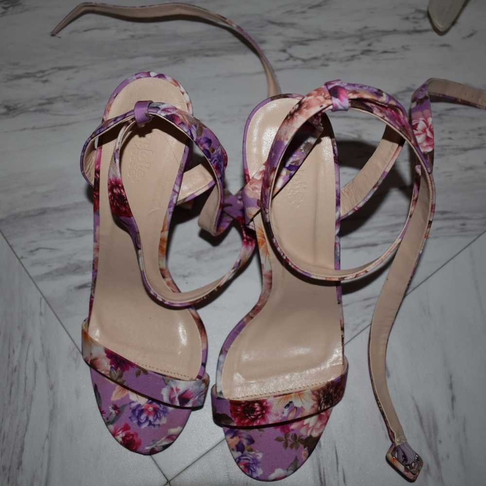 Charlotte Russe Purple Floral Wrap Heels/ sz 9